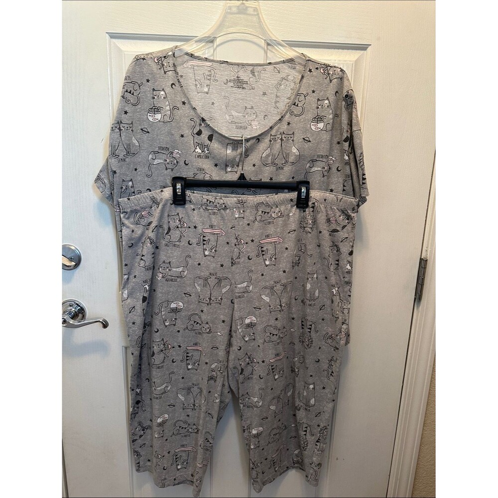 Women's Gray Cat-Print Short Sleeve Pajama Set Capri pants Cotton Blend Size 3XL
